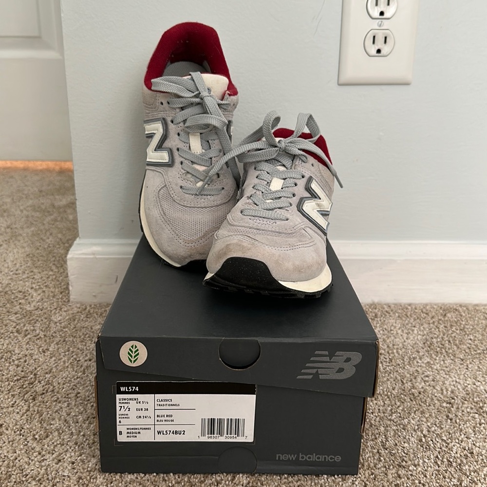 New Balance 574 - Women’s - Grey & Red